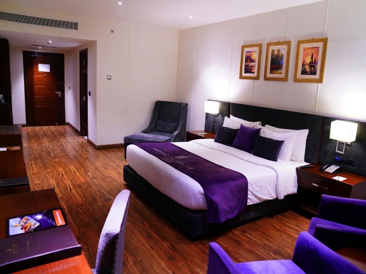 Indigo Heights Hotel&Suites Lahore Buitenkant foto