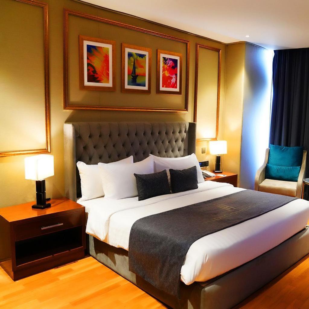 Indigo Heights Hotel&Suites Lahore Buitenkant foto